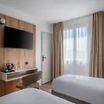 The Originals City, Harys 3*