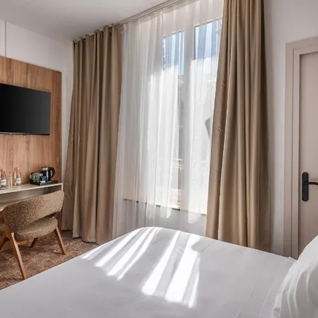 The Originals City, Harys Vichy
