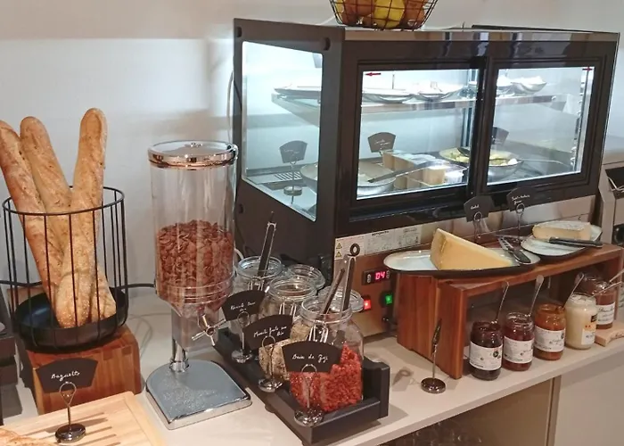 The Originals City, Harys Hotel